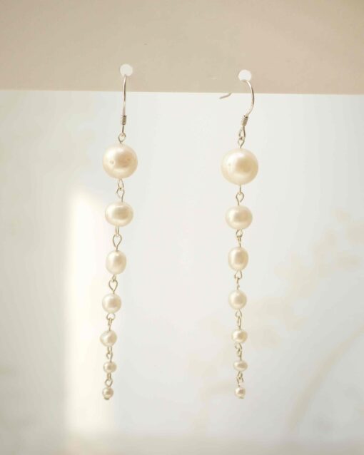 Gradient Pearl Drops Earrings
